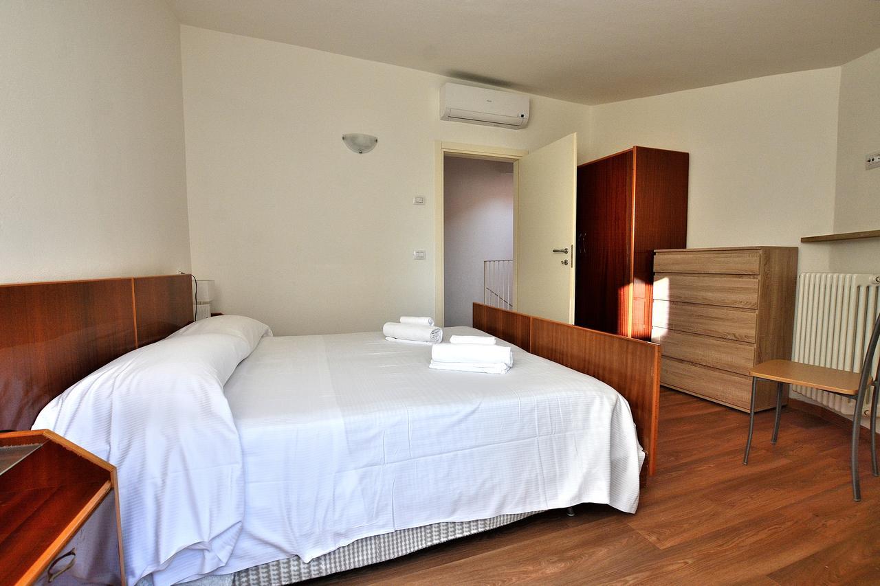 Apartment Del Pescatore Torri Del Benaco Esterno foto